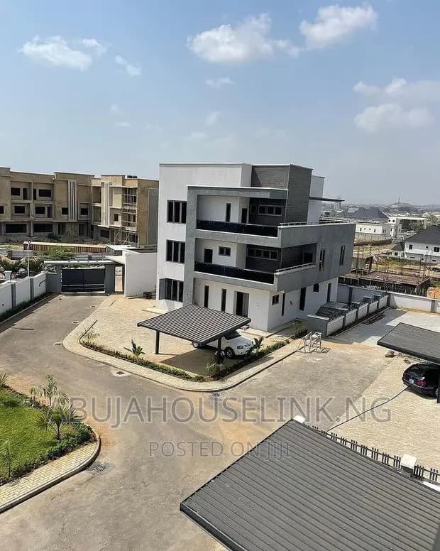 Charming Townhouse in Porto